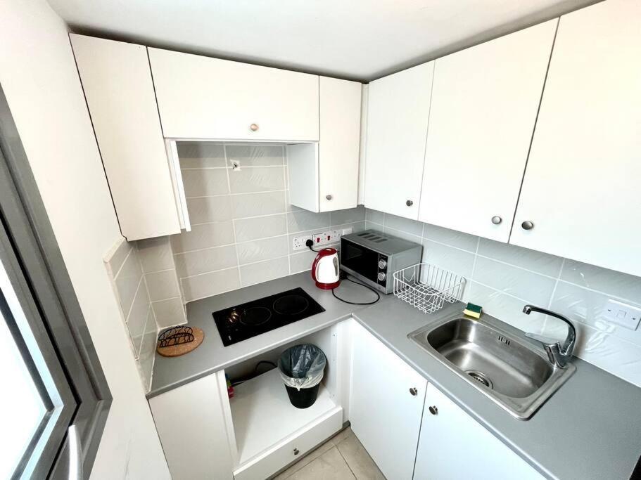 Demetra 1 Bdr Down Town Nicosia By Platform 357 Apartment Bagian luar foto